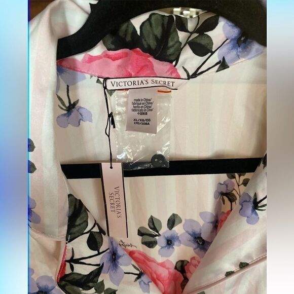 Victoria’s Secret Pink shorts pajamas floral print size XL NEW Romper pocket - Picture 3 of 13